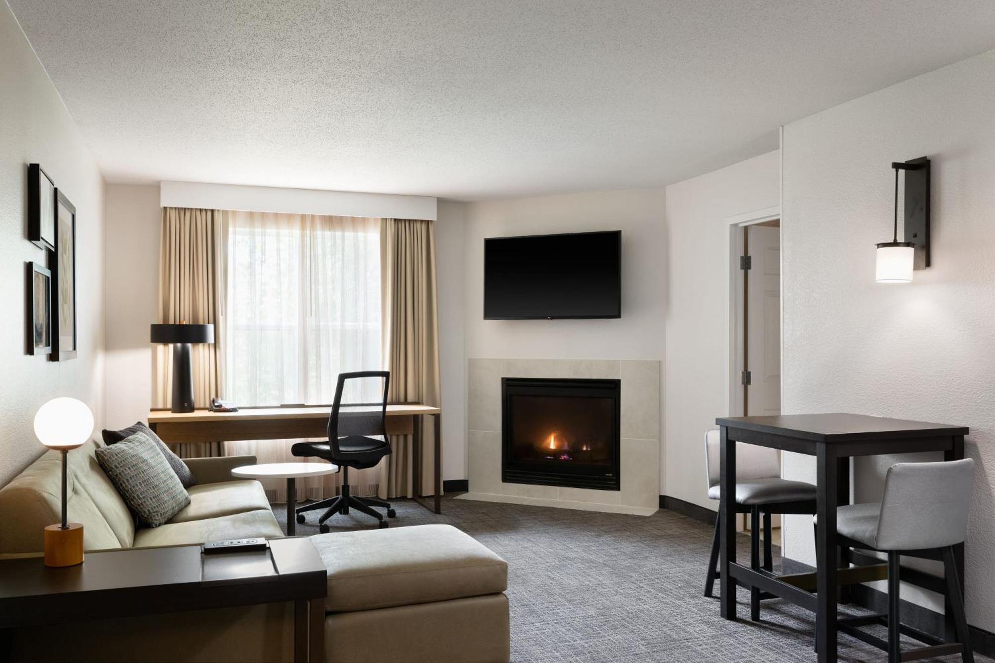 Residence Inn By Marriott Madison West/Middleton Exterior photo